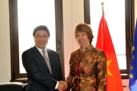 Phó Thủ tướng tiếp xúc song phương bên lề Hội nghị ASEAN-EU