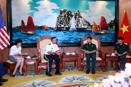 Phó Tư lệnh Lục quân Thái Bình Dương Hoa Kỳ thăm Việt Nam