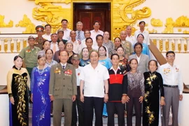 Phó Thủ tướng tiếp đoàn Hội người tù yêu nước tỉnh Đắk Lắk