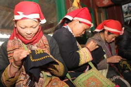 Thổ cẩm Sa Pa - Lưu giữ nét đẹp văn hóa truyền thống bản địa