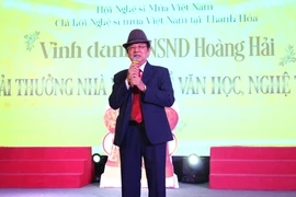 Nghệ sỹ Nhân dân Hoàng Hải trong bữa tiệc thân mật mừng Giải thưởng Nhà nước về Văn học-nghệ thuật danh giá. (Ảnh: Minh Anh/Vietnam+)