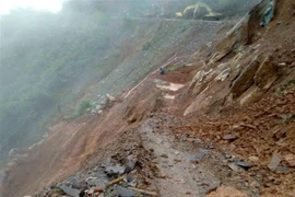 Vụ sạt lở đã làm cô lập giữa xã Tà Tổng với trung tâm huyện Mường Tè, tỉnh Lai Châu. (Ảnh: TTXVN phát)