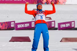 Vận động viên trượt tuyết Alexander Legkov giành huy chương vàng tại Olympic Sochi 2014. (Nguồn: EPA/TTXVN)