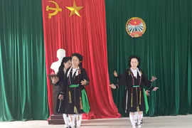 Một tiết mục hát múa Soọng Cô của người Sán Dìu ở Vĩnh Phúc. (Nguồn: vinhphuc.gov.vn)