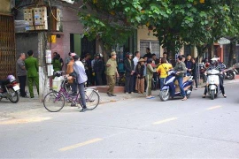 Hiện trường nơi xảy ra vụ án mạng. (Ảnh: Công Luật/TTXVN)