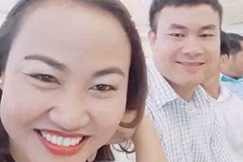 Phó Chủ tịch HĐND phường Đoàn Kết bà Kpă H’Ven và Bùi Văn Hiếu, Phó Ban chỉ huy quân sự phường Đoàn Kết. (Ảnh: TTXVN phát)
