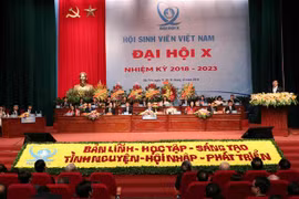 Đoàn Chủ tịch điều hành Đại hội. (Ảnh: Văn Điệp /TTXVN)