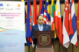 Phó Tổng Thư ký ASEAN Kung Phoak phụ trách về Cộng đồng Văn hóa-Xã hội phát biểu khai mạc. (Ảnh: Trần Chiến/Vietnam+)