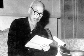 Chủ tịch Hồ Chí Minh đọc Lời kêu gọi đồng bào và chiến sỹ cả nước quyết tâm đánh thắng giặc Mỹ xâm lược. Người khẳng định không có gì quý hơn độc lập tự do. (Ảnh: Tư liệu/TTXVN phát)