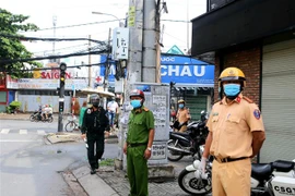 Chốt kiểm soát linh hoạt của Công an quận Gò Vấp, Thành phố Hồ Chí Minh. (Ảnh: Thành Chung/TTXVN)
