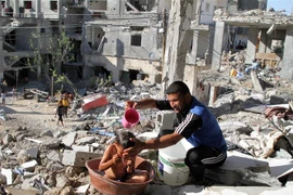 Cảnh đổ nát sau cuộc chiến tại Dải Gaza. (Ảnh: THX/TTXVN)