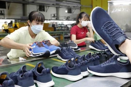 Nhờ Hiệp định EVFTA ngành da giày duy trì được xuất khẩu vào thị trường EU. (Ảnh: Trần Việt/TTXVN)