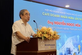 Ông Nguyễn Ngọc Hòa, Chủ tịch Hiệp hội Doanh nghiệp Thành phố Hồ Chí Minh phát biểu tại toạ đàm. (Ảnh: Xuân Anh/TTXVN)