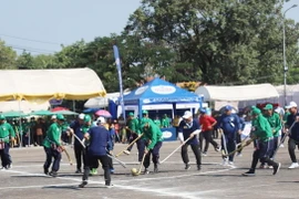 Cảnh thi đấu rất quyết liệt. (Ảnh: Xuân Tú/TTXVN)