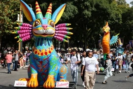 Alebrijes là những sinh vật có kích thước khổng lồ trong trí tưởng tượng dân gian của Mexico. (Ảnh: Phi Hùng/TTXVN)