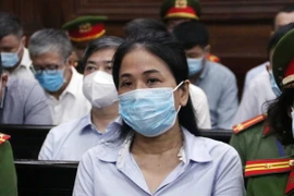 Mai Thị Hồng Hạnh (Giám đốc kiêm Chủ tịch Hội đồng thành viên Công ty Trách nhiệm hữu hạn Thương mại vận tải và Du lịch Xuyên Việt Oil) tại phiên tòa. (Ảnh: Xuân Khu/TTXVN)