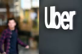 Biểu tượng Uber tại trụ sở ở San Francisco, California, Mỹ. (Ảnh: AFP/TTXVN)