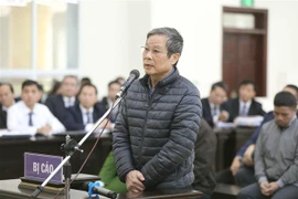 Bị cáo Nguyễn Bắc Son trả lời các câu hỏi của Hội đồng xét xử. (Ảnh: Doãn Tấn/TTXVN)