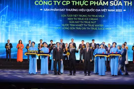 Tập đoàn TH được vinh danh tại lễ công bố sản phẩm đạt Thương hiệu quốc gia năm 2022. (Ảnh: Xuân Quảng/Vietnam+)
