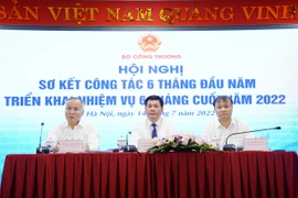 Lãnh đạo Bộ Công Thương phát biểu tại hội nghị Triển khai nhiệm vụ 6 tháng cuối năm. (Ảnh: Đức Duy/Vietnam+)