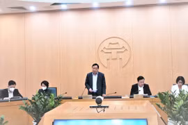 Phó Bí thư Thành ủy Hà Nội Nguyễn Văn Phong phát biểu tại cuộc họp của Ban Chỉ đạo phòng, chống dịch COVID-19 thành phố với các quận, huyện. (Ảnh: PV/Vietnam+)