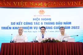 Lãnh đạo Bộ Công Thương phát biểu tại hội nghị Triển khai nhiệm vụ 6 tháng cuối năm. (Ảnh: Đức Duy/Vietnam+)