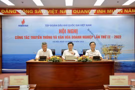 Đoàn Chủ tịch điều hành hội nghị. (Ảnh: PV/Vietnam+)