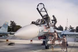 Quan chức Mỹ: Máy bay Nga-Mỹ suýt chạm trán nhau trên bầu trời Syria