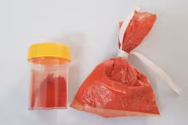 Gói bột sốt vang bệnh nhân đã sử dụng. (Nguồn: hanoimoi.com.vn)