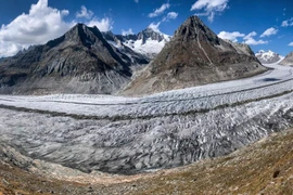 Bức ảnh toàn cảnh sông băng Aletsch phía trên Bettmeralp thuộc dãy Alps của Thụy Sĩ. (Nguồn: thestar.com.my)