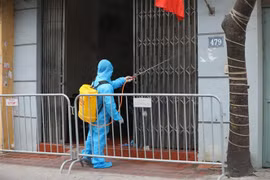Hà Nội truy vết, khử khuẩn khu vực có ca mắc COVID-19