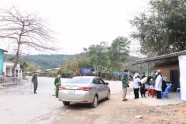 [Video] Hàng hóa ra vào khu vực phong tỏa do COVID-19 như thế nào?