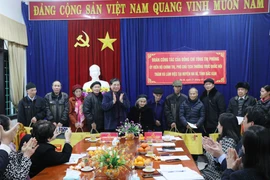 Đoàn công tác của Phó Chủ tịch Quốc hội Tòng Thị Phóng thăm huyện Na Rì, tỉnh Bắc Kạn. (Ảnh: Vũ Hoàng Giang/TTXVN)