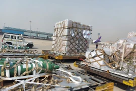 Ấn Độ nhận chuyến hàng viện trợ đầu tiên từ Mỹ. (Ảnh: Twitter)