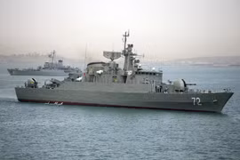 Iran lần đầu tiên phóng ngư lôi từ tàu ngầm tự sản xuất