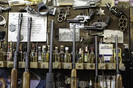 Tổng thống Mỹ kêu gọi siết chặt quy định kiểm soát súng đạn