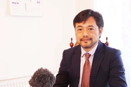 Tiến sỹ Takashi Hosoda. (Ảnh: TTXVN)