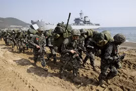 Binh sỹ Mỹ, Hàn Quốc tham gia tập trận chung. (Ảnh: AP)