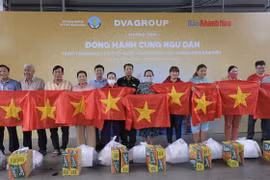 Chương trình được tổ chức với mong muốn lan tỏa các giá trị tốt đẹp, đồng thời động viên, khuyến khích ngư dân tiếp tục vươn khơi, bám biển cùng chung tay giữ gìn, bảo vệ chủ quyền biển, đảo thiêng liêng của Tổ quốc. (Ảnh Đặng Tuấn/TTXVN)