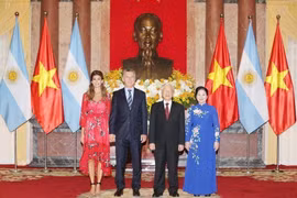 Tổng Bí thư, Chủ tịch nước Nguyễn Phú Trọng và Phu nhân đón Tổng thống Argentina Mauricio Macri và Phu nhân hăm cấp Nhà nước tới Việt Nam (2019). (Ảnh: Trí Dũng/TTXVN)
