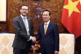 Chủ tịch nước Võ Văn Thưởng tiếp Đại sứ Vương quốc Liên hiệp Anh và Bắc Ireland tại Việt Nam Iain Frew. (Ảnh: Thống Nhất/TTXVN)