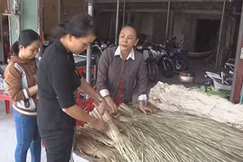 Mô hình đan nón bàng tại xã Mỹ Tịnh An. (Nguồn: Cổng thông tin điện tử tỉnh Tiền Giang)