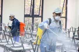 Học sinh Hà Nội sẽ tiếp tục được nghỉ học thêm 1 tuần. (Ảnh: Vietnam+)