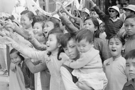 Ngọn lửa nhiệt huyết thanh niên xung phong tiếp quản Thủ đô