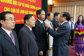 Tặng Huân chương cho các lãnh đạo thành phố Hà Nội qua các thời kỳ