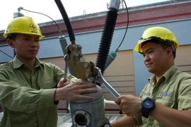 EVN nâng phụ tải điện cho nhiều khu vực tại thủ đô Hà Nội
