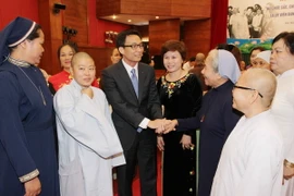 Biểu dương nữ chức sắc, chức việc và nữ tu tôn giáo tiêu biểu