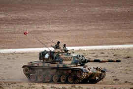 Lãnh đạo đảng cầm quyền: Chính phủ Thổ Nhĩ Kỳ vũ trang cho IS