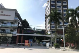 Bệnh viện đa khoa Hợp Lực, Thanh Hóa bị phong tỏa do có ca dương tính với COVID-19. (Ảnh: Nguyễn Nam/TTXVN)