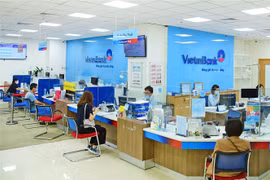 Tại nhóm cổ phiếu ngân hàng, sắc đỏ chiếm ưu thế. (Ảnh minh họa: Trần Việt/TTXVN)